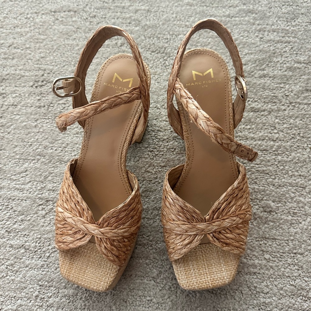 Like new Marc Fisher Raffia Platform Heel 5.5